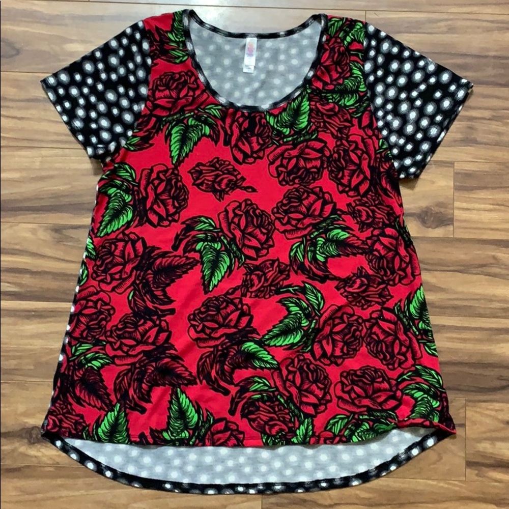 Large Lularoe Classic tee w/ polka dots & roses